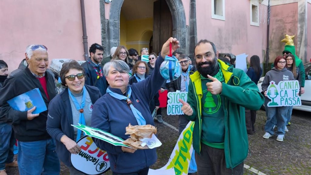 Il Pino Irpino 2025: la XII edizione parte da Monteforte. La carovana attraversa i 118 comuni dell’Irpinia