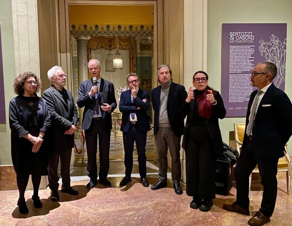 Il museo Capodimonte inaugura “Metamorfosi”: il viaggio visionario di Bertozzi & Casoni tra porcellane, storia e contemporaneità.(foto)