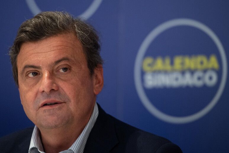 Carlo Calenda attacca: “Fico non è adatto a guidare la Campania” Carlo Calenda attacca: “Fico non è adatto a guidare la Campania”