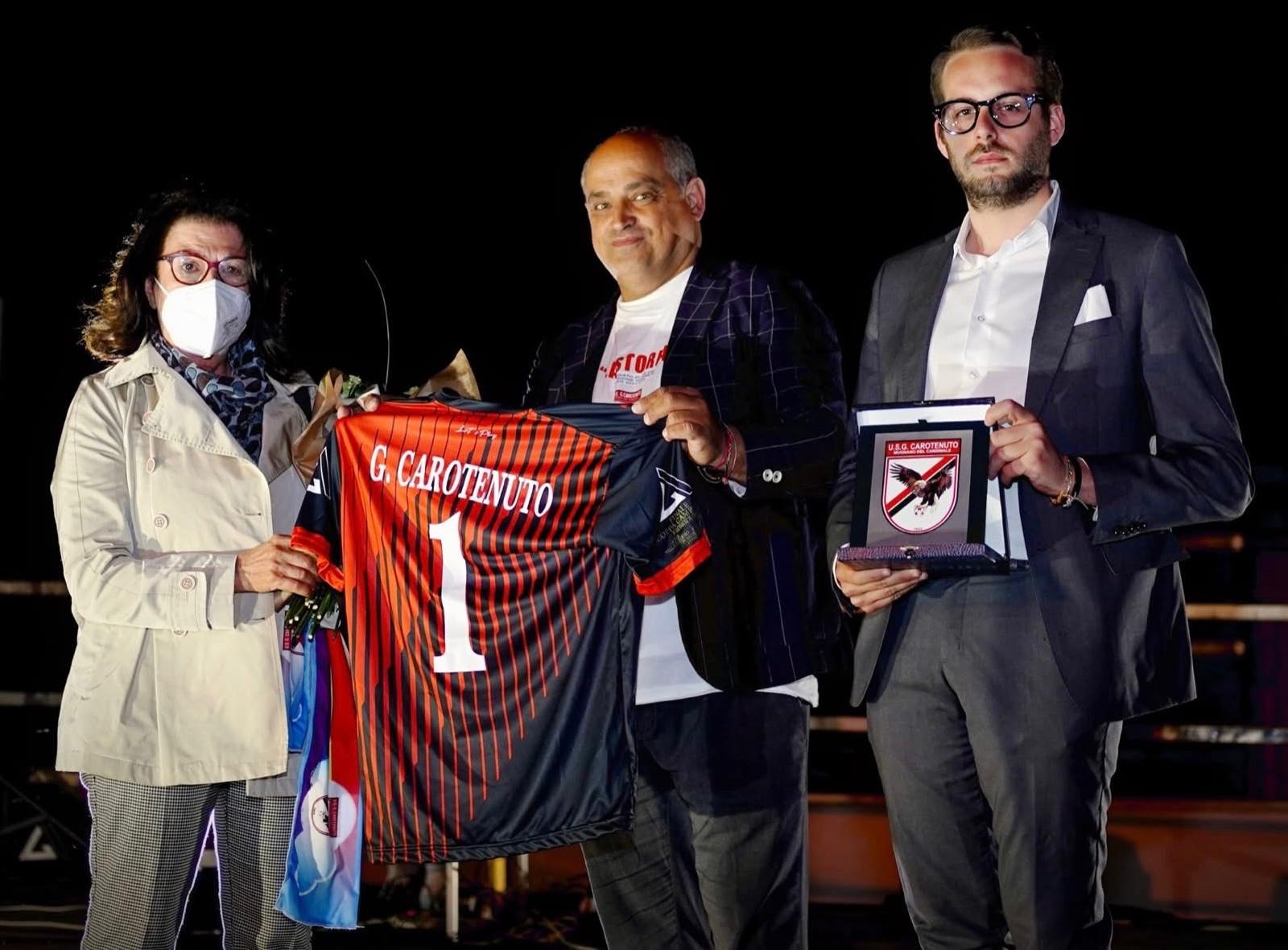 Palloni di cuoio e calciatori di una volta : Diciassettesima puntata – Filomeno De Lucia, il gioiellino di Mugnano: talento, cadute e rinascite (Foto) Palloni di cuoio e calciatori di una volta : Diciassettesima puntata – Filomeno De Lucia, il gioiellino di Mugnano: talento, cadute e rinascite (Foto)