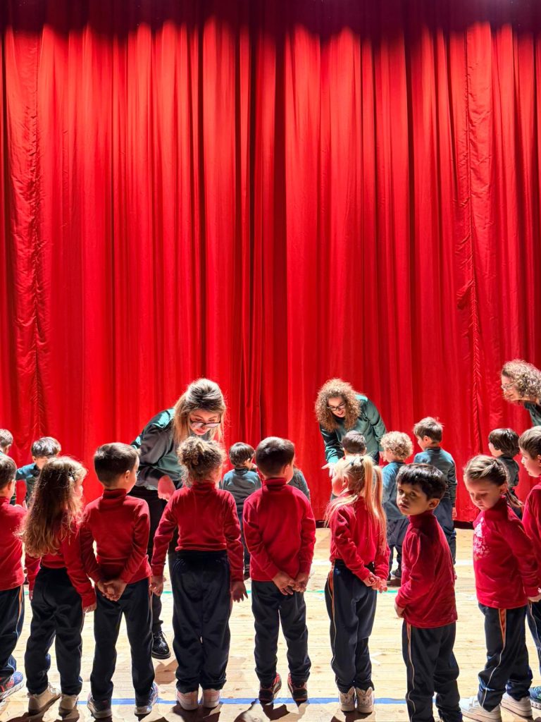 Baiano, il Natale dei bambini della scuola dellinfanzia La Girandola di Sirignano in scena al Teatro Cinema Colosseo Baiano, il Natale dei bambini della scuola dellinfanzia La Girandola di Sirignano in scena al Teatro Cinema Colosseo