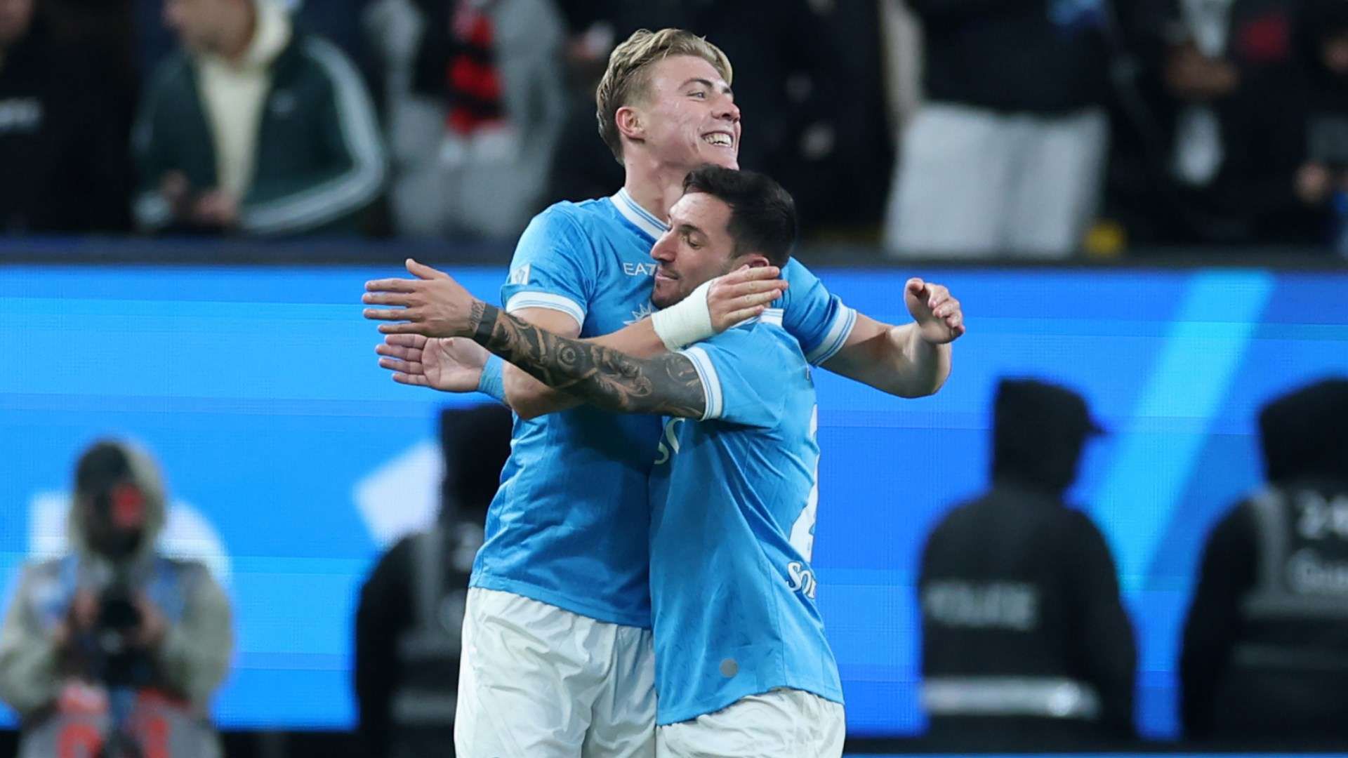 Napoli supera il Milan 2 0 e vola in finale di Supercoppa: Hojlund decisivo, rossoneri spenti Napoli supera il Milan 2 0 e vola in finale di Supercoppa: Hojlund decisivo, rossoneri spenti