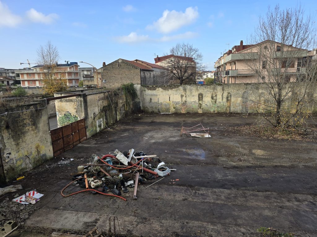 Casapulla (CE), al via la bonifica dell’area confiscata in via Musone: rinascono 13.000 mq di territorio