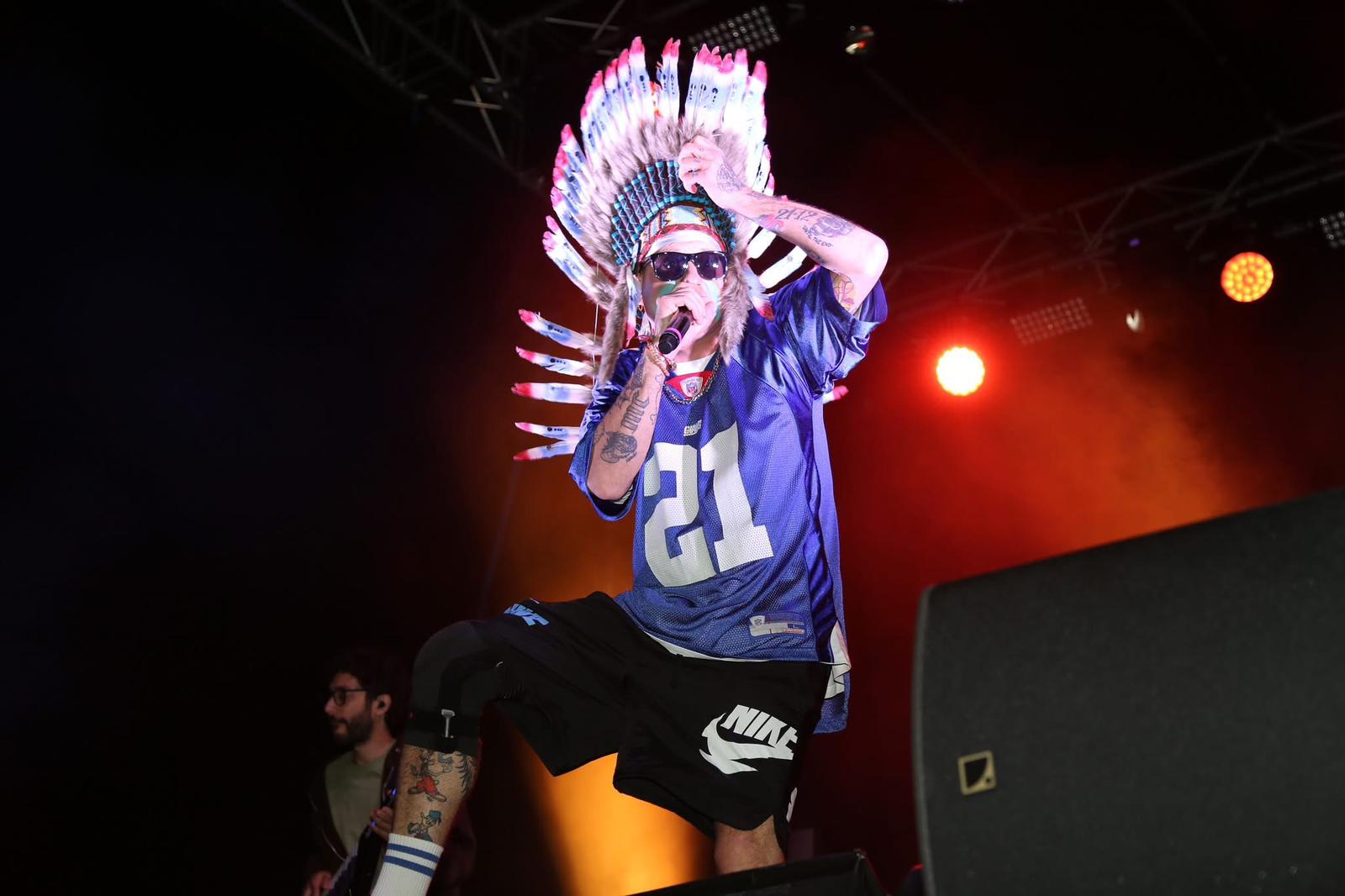 Tanti auguri a Clementino, che oggi festeggia 43 anni.