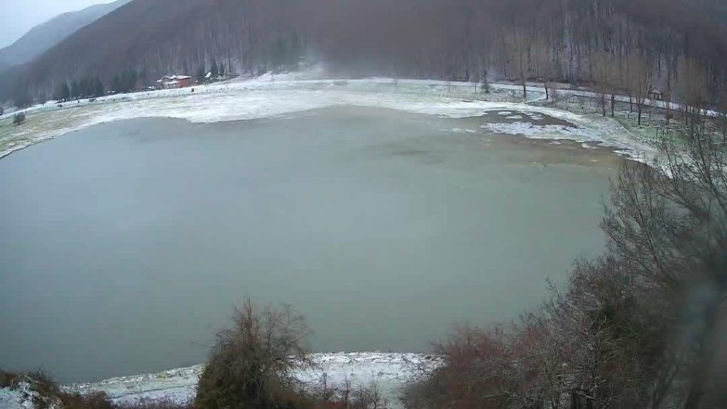 Notte fredda sull’Irpinia: neve oltre i 1300 metri sul Partenio, imbiancate anche al Laceno