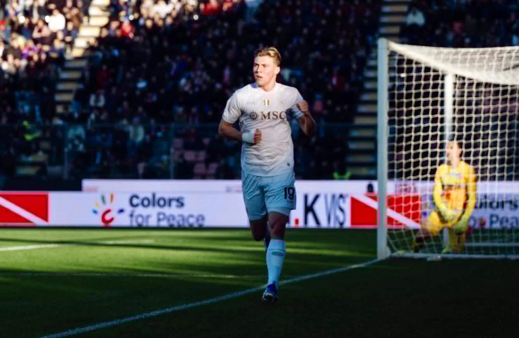 HOJLUND SPAZZA VIA LA CREMONESE