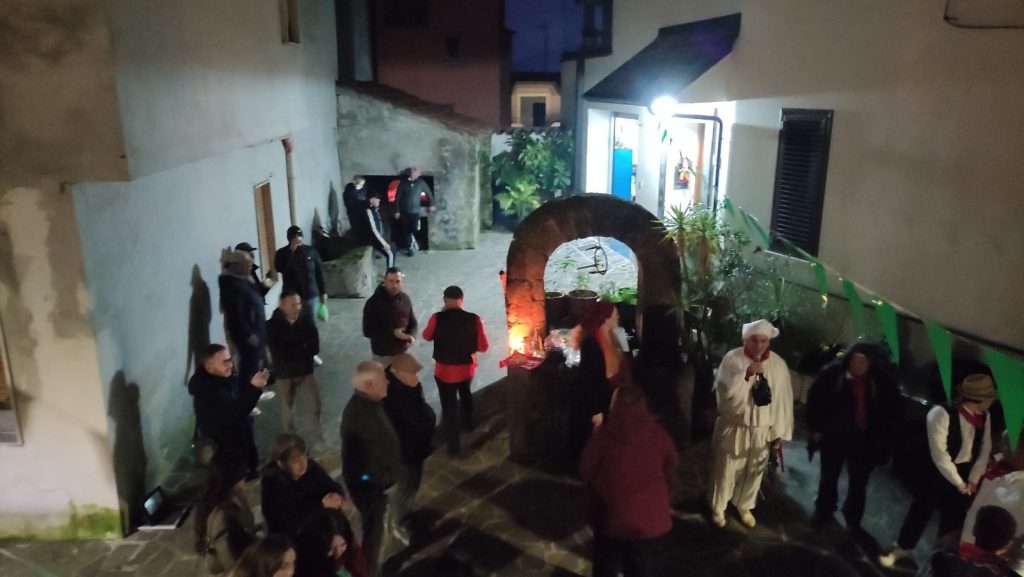 Storie di Paese: arte, tradizione e gusto accendono Visciano. Successo per la rassegna curata da Camomilla a Colazione APS