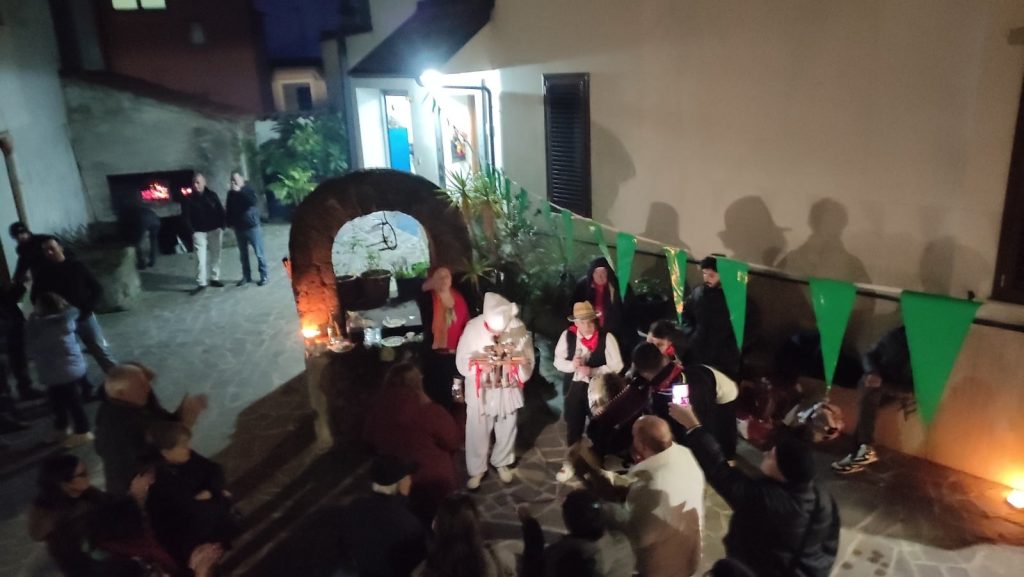 Storie di Paese: arte, tradizione e gusto accendono Visciano. Successo per la rassegna curata da Camomilla a Colazione APS