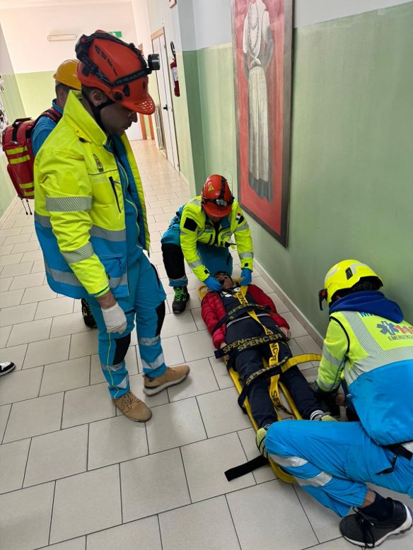 Rischio sismico  A Paternopoli una esercitazione della Misericordia e del Comune