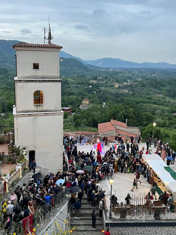 Roccabascerana, “Illumina la notte”: la rassegna natalizia entra nel vivo nel segno di Antonio Principe Roccabascerana, “Illumina la notte”: la rassegna natalizia entra nel vivo nel segno di Antonio Principe