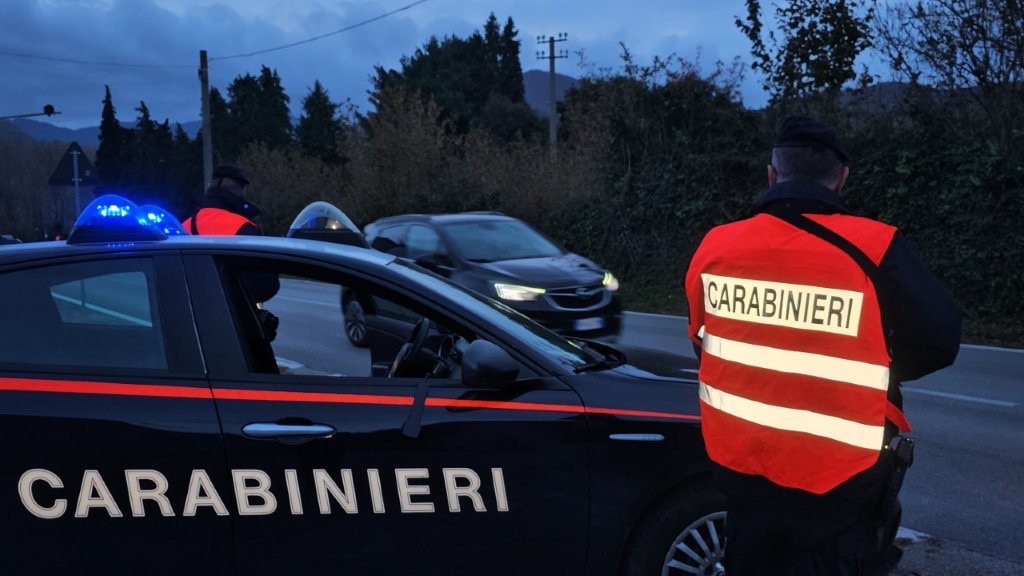 Solofra: controlli dei Carabinieri, droga e armi sequestrate