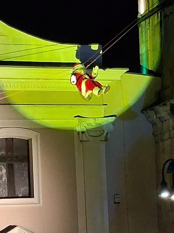 Monteforte in festa, tra magia e integrazione: Befana e Babbo Natale arriveranno direttamente dal cielo, spazio anche ai bambini in accoglienza Monteforte in festa, tra magia e integrazione: Befana e Babbo Natale arriveranno direttamente dal cielo, spazio anche ai bambini in accoglienza