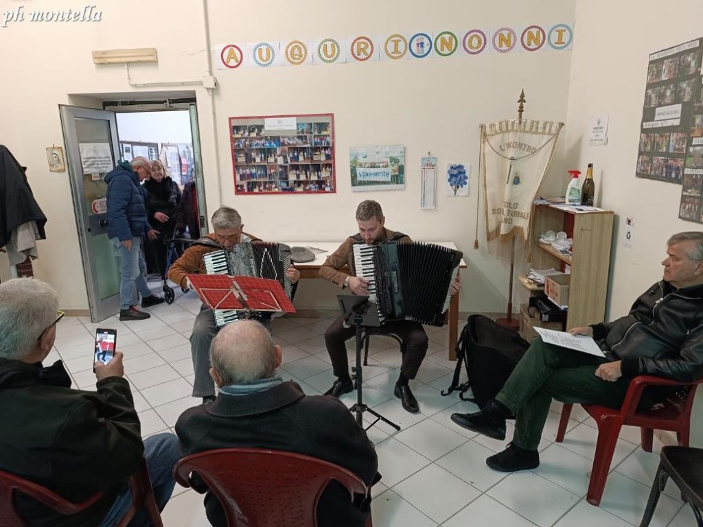 BAIANO. Fisarmoniche in concerto, all’Incontro… Tango for ever con Oblivion e Odeon, ‘Oì Stefanì e Maio amarcord Luca De Prisco e Andrea Bellofatto, performance di classe e stile, con alto gradimento. BAIANO. Fisarmoniche in concerto, all’Incontro… Tango for ever con Oblivion e Odeon, ‘Oì Stefanì e Maio amarcord Luca De Prisco e Andrea Bellofatto, performance di classe e stile, con alto gradimento.