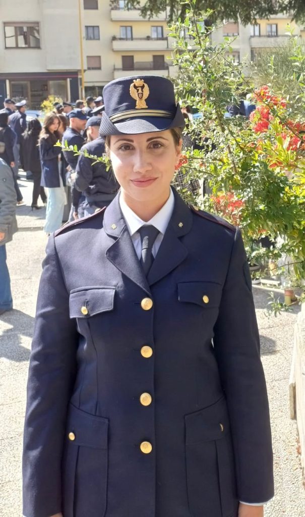 Avella, Giusy D’Avanzo giura come Vice Ispettore della Polizia di Stato Avella, Giusy D’Avanzo giura come Vice Ispettore della Polizia di Stato