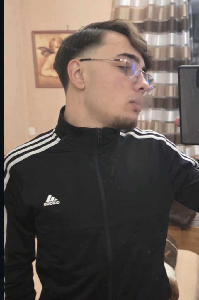 100 DI QUESTI GIORNI. Baiano Compie 18 anni Francesco Pio Napolitano 100 DI QUESTI GIORNI. Baiano Compie 18 anni Francesco Pio Napolitano