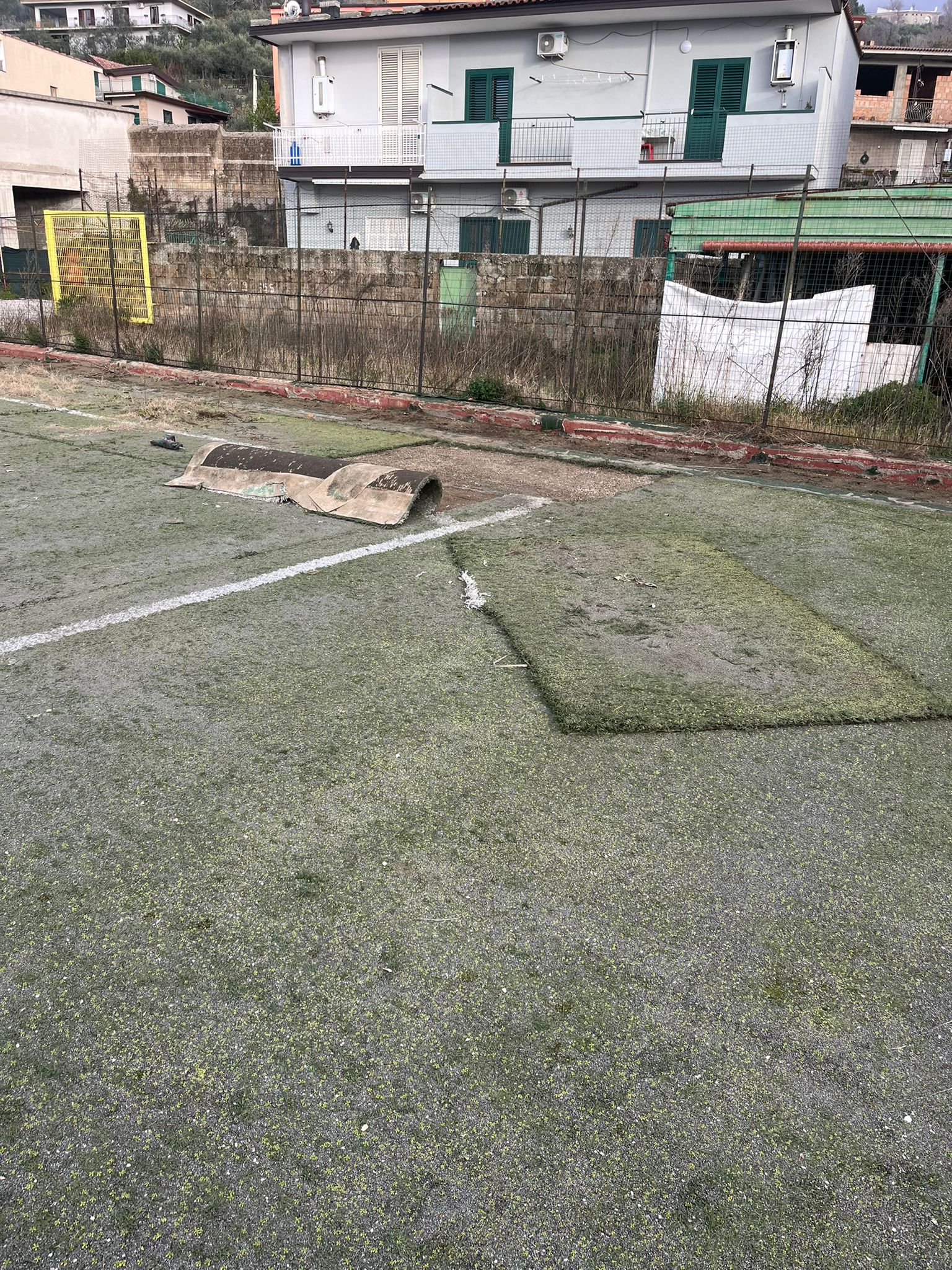 Mugnano del Cardinale, si riaccendono le luci del campo sportivo. L’assessore Grazia De Stefano: «La partita continua» (foto)