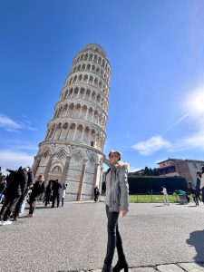 SIRIGNANO. Gita sociale a Viareggio e Pisa: due giorni di allegria e condivisione