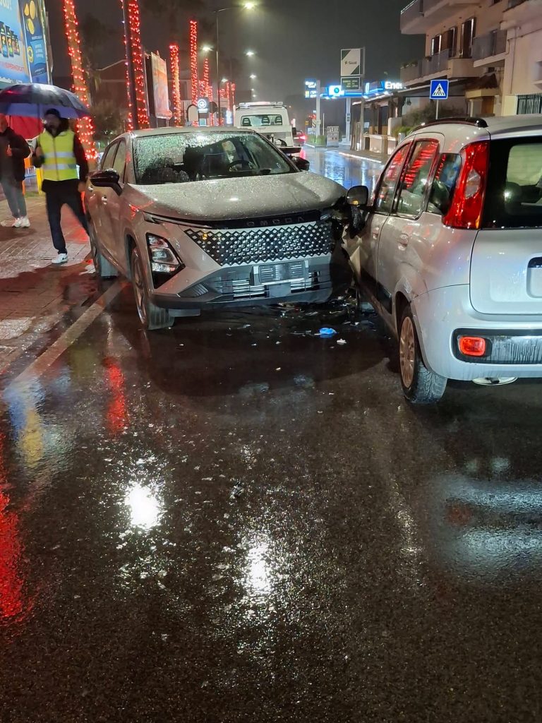 CAMPOSANO. Incidente sulla strada provinciale, coinvolto il primo cittadino Barbato