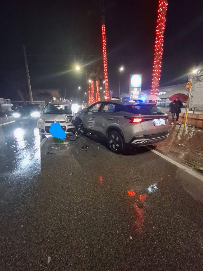 CAMPOSANO. Incidente sulla strada provinciale, coinvolto il primo cittadino Barbato