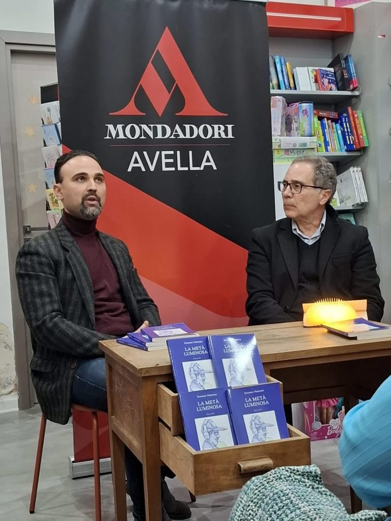 AVELLA. Il Circolo Culturale Nicola Pugliese promuove “La metà luminosa” di Romano Pescione alla Mondadori Point di Avella AVELLA. Il Circolo Culturale Nicola Pugliese promuove “La metà luminosa” di Romano Pescione alla Mondadori Point di Avella
