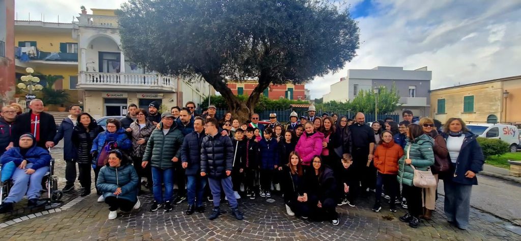 Sant’Anastasia celebra il Giorno del Ricordo: inaugurata la panchina tricolore in memoria delle vittime delle foibe (foto)