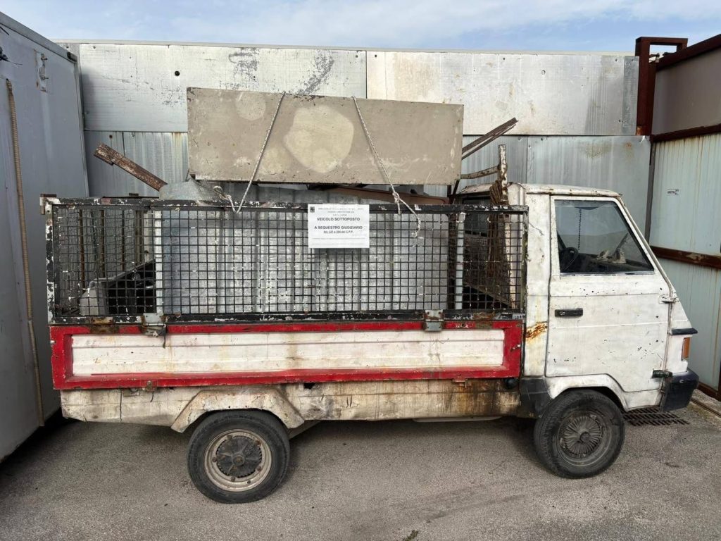 Terra dei Fuochi, operazioni della Polizia Metropolitana: sequestri e controlli contro abusivismo e reati ambientali