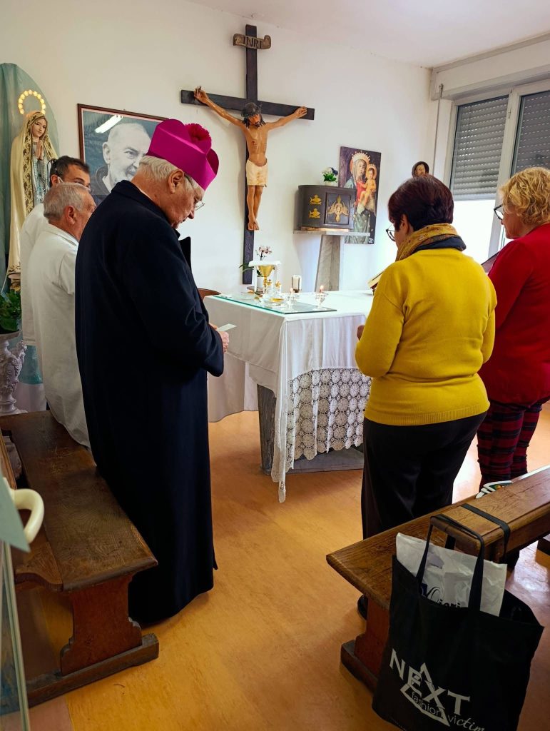 Giornata Mondiale del Malato, visita del Vescovo di Nola ai pazienti ricoverati in ospedale (foto)