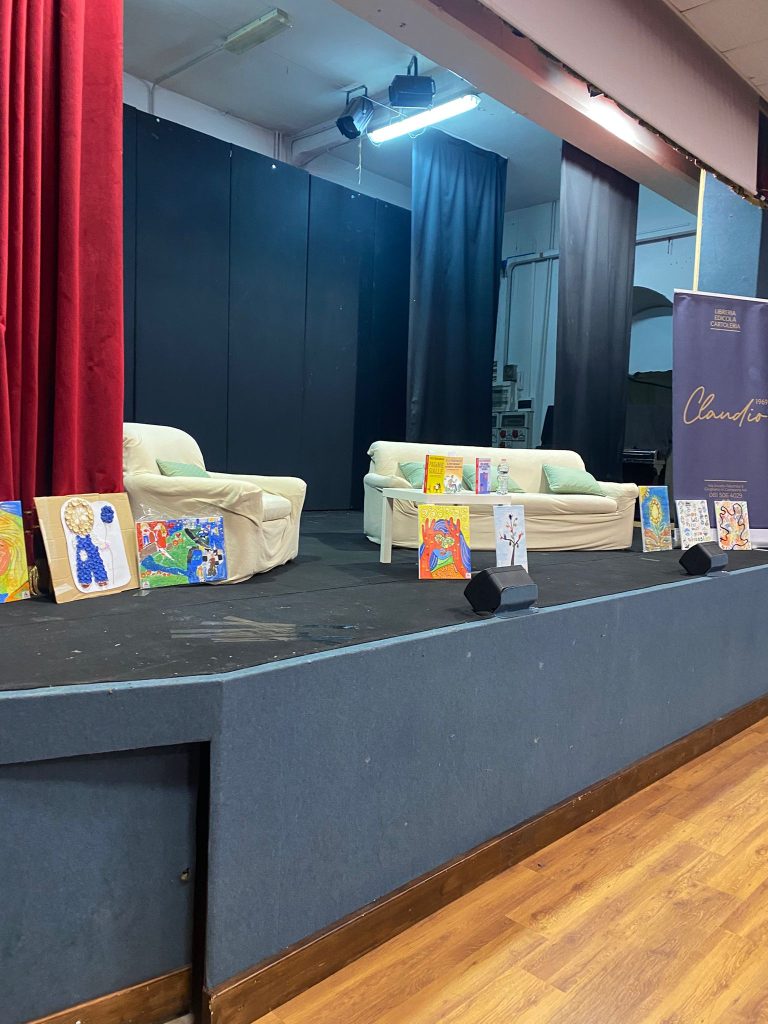 Giugliano, l’arte che unisce: in mostra i disegni dei ragazzi per promuovere inclusione e accessibilità Giugliano, l’arte che unisce: in mostra i disegni dei ragazzi per promuovere inclusione e accessibilità