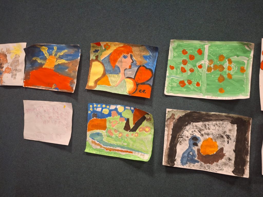 Giugliano, l’arte che unisce: in mostra i disegni dei ragazzi per promuovere inclusione e accessibilità Giugliano, l’arte che unisce: in mostra i disegni dei ragazzi per promuovere inclusione e accessibilità