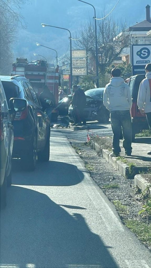 Scontro frontale a Monteforte Irpino: grave un 50enne in codice rosso Scontro frontale a Monteforte Irpino: grave un 50enne in codice rosso
