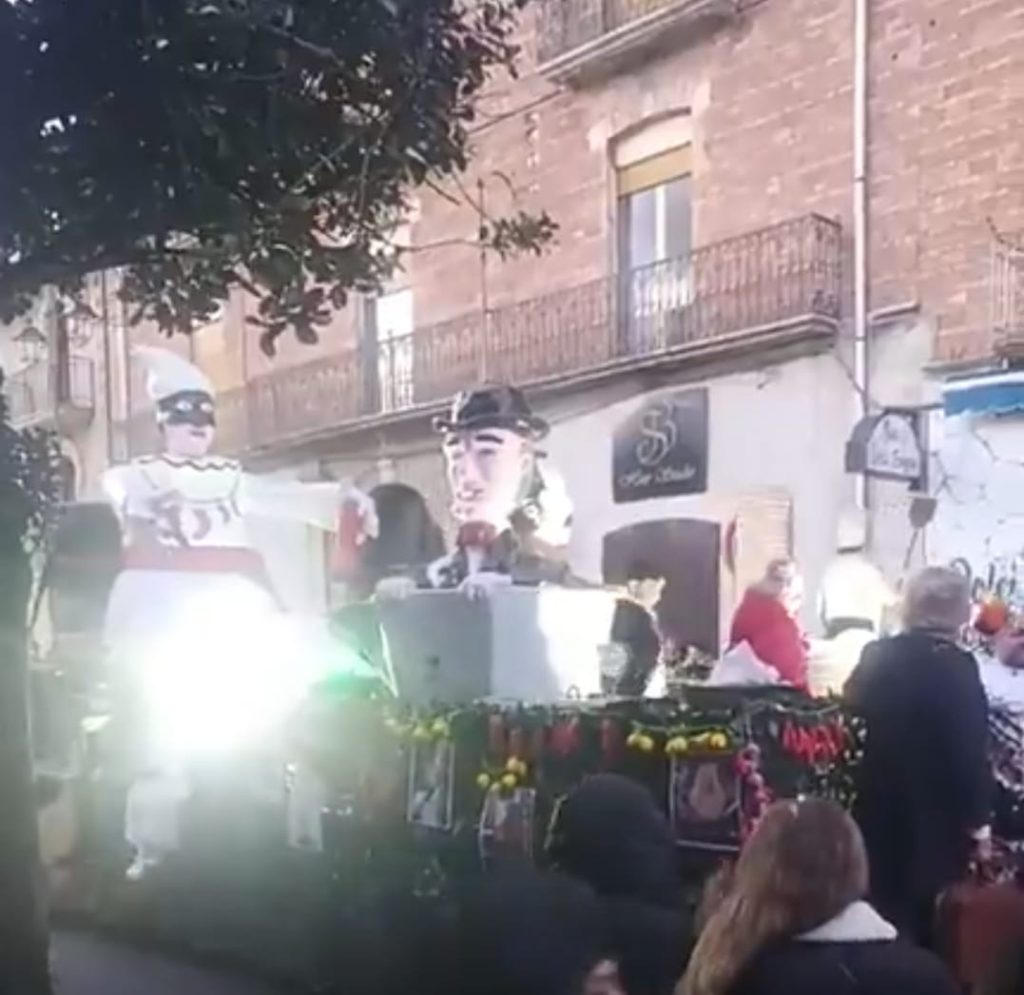 Forino (Av): Inizio Spumeggiante del Gran Carnevale Forinese