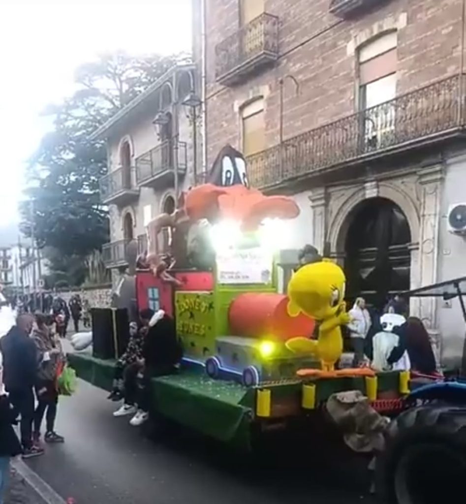 Forino (Av): Inizio Spumeggiante del Gran Carnevale Forinese