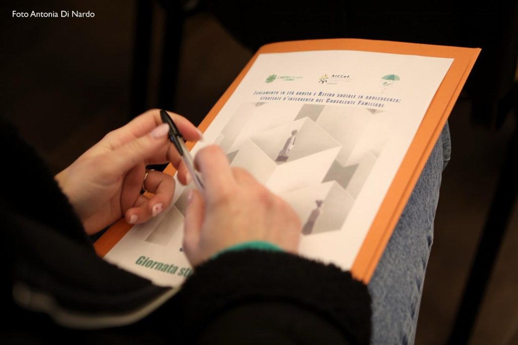 Avellino, confronto su isolamento e ritiro sociale: esperti a lavoro, intesa tra Ucipem e AICCeF Avellino, confronto su isolamento e ritiro sociale: esperti a lavoro, intesa tra Ucipem e AICCeF