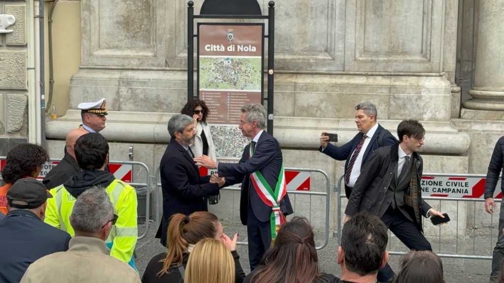Nola, commozione e richiesta di giustizia ai funerali del piccolo Domenico Caliendo. Foto Nola, commozione e richiesta di giustizia ai funerali del piccolo Domenico Caliendo. Foto