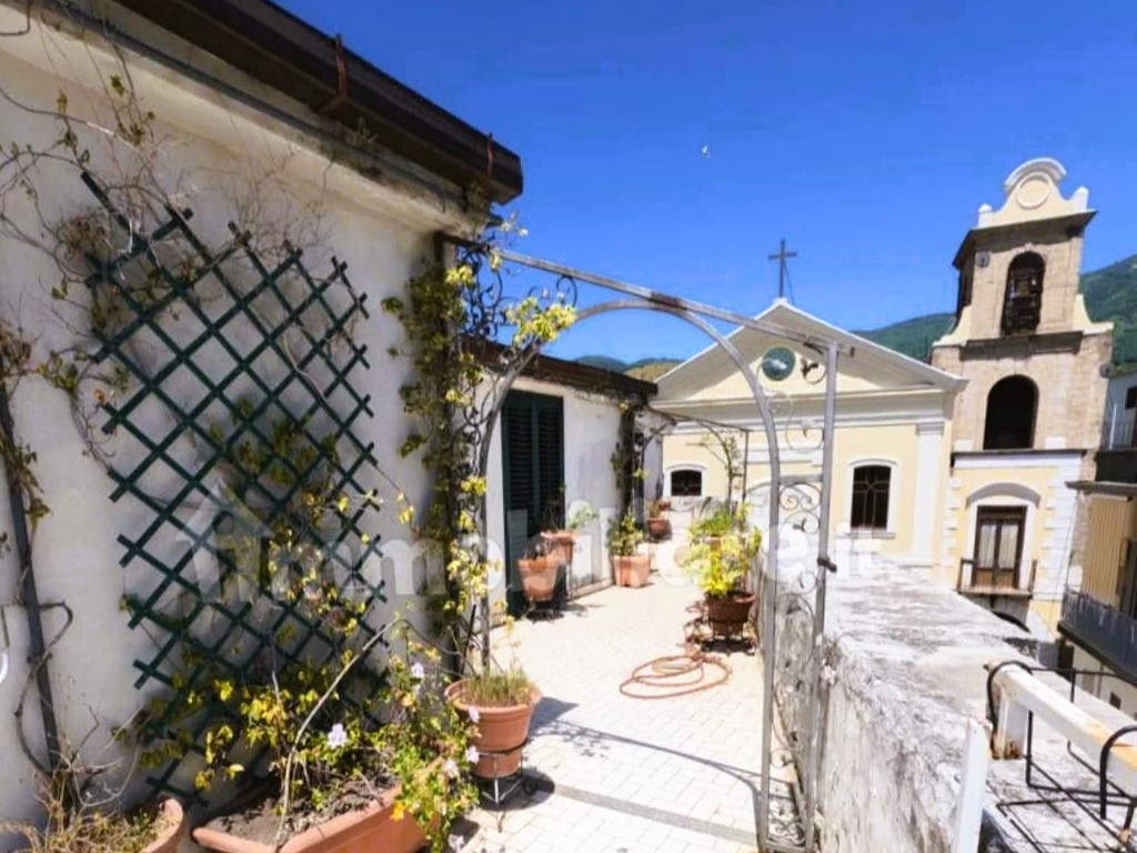 CORTE DEGLI ARBUCCI: STORIA, ARTE E MEMORIA NEL CUORE PIÙ ANTICO DI AVELLA