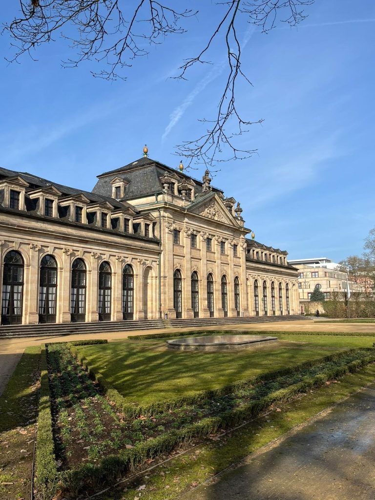 Karolin Bellavista: Il Trionfo Europeo tra i Capolavori del Balletto Classico