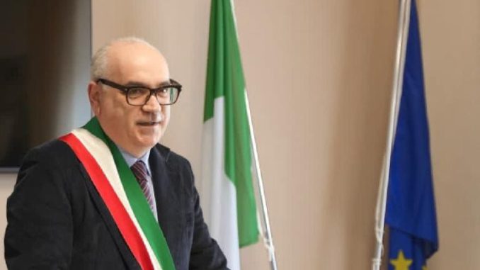 90a4c664-43ff-48e0-853e-1f8d8b8d1a93