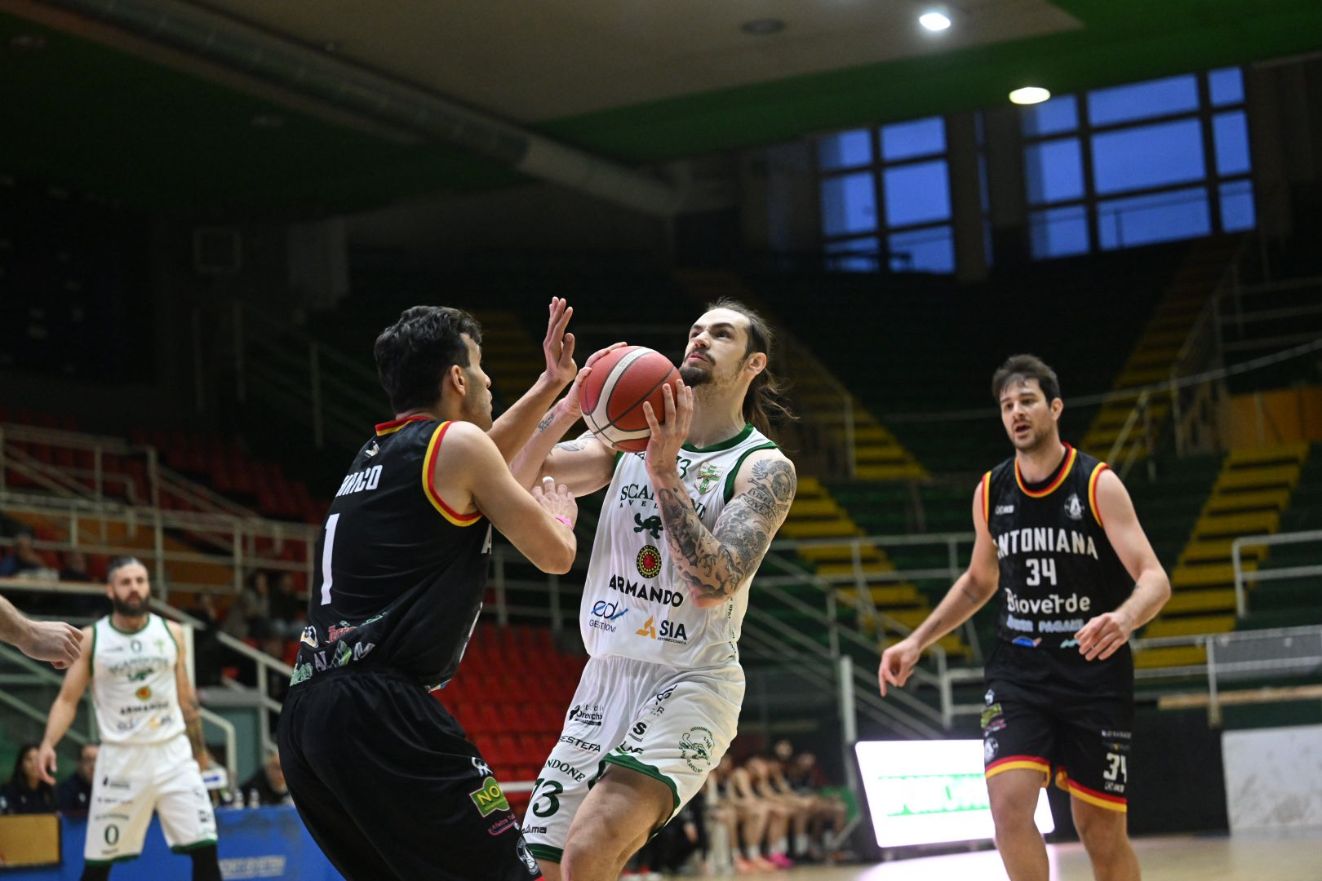 LA SCANDONE NON SI FERMA PIÙ: BATTUTA L’ANTONIANA, È LA SESTA VITTORIA DI FILA