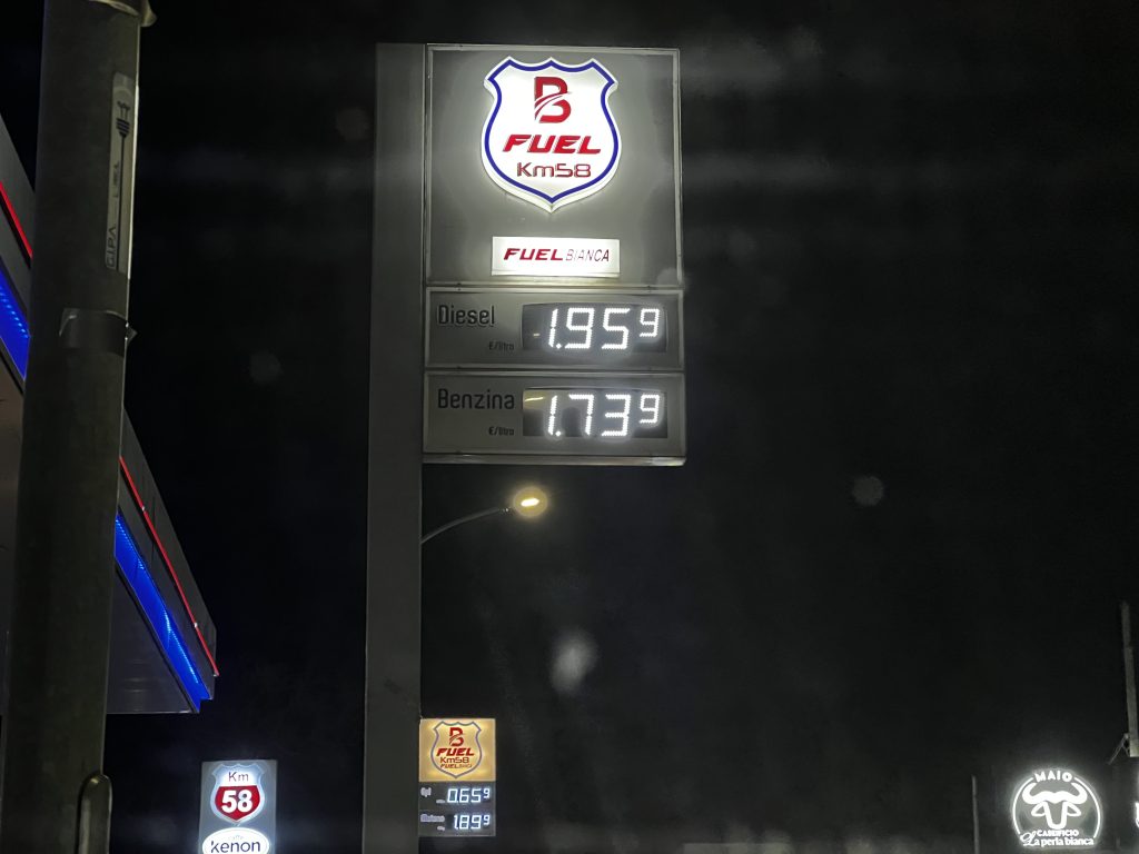 Carburanti, prezzi in aumento nel Baianese: diesel vicino ai 2 euro al litro