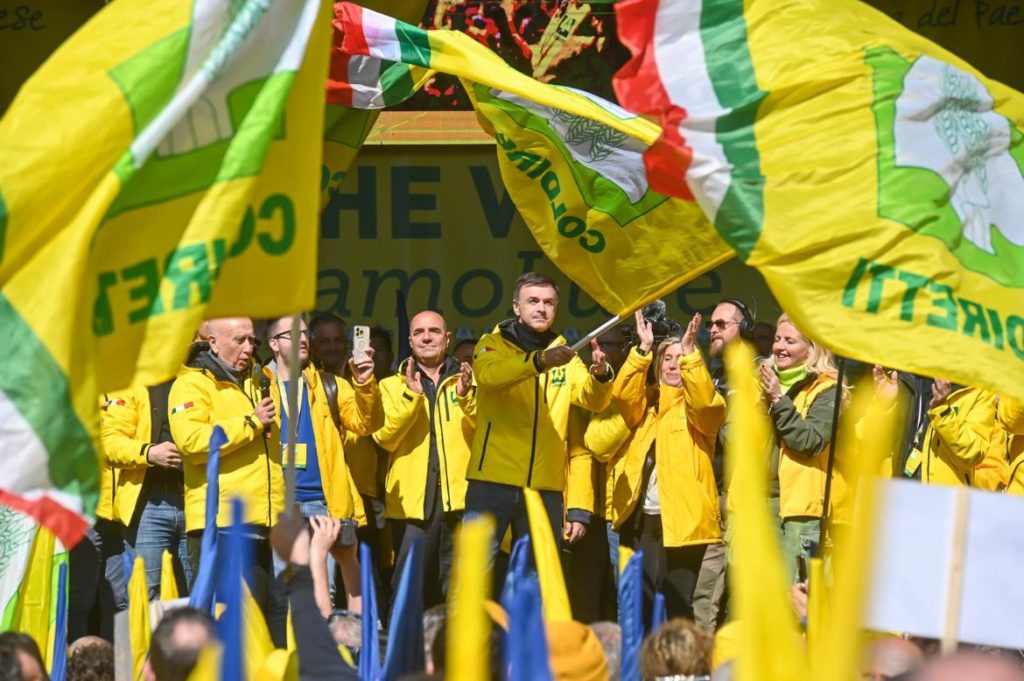 MIGLIAIA DI AGRICOLTORI A NAPOLI PER DIRE BASTA AGLI INGANNI DEL CODICE DOGANALE E CHIEDERE TRASPARENZA IN ETICHETTA