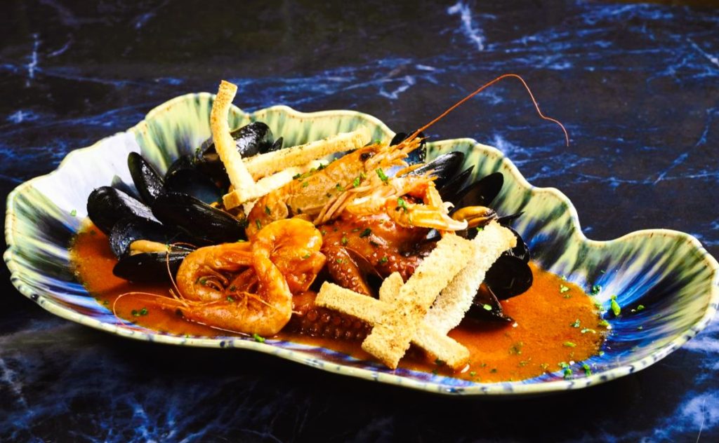 “La mia Pasqua” di Assunta Pacifico: tradizione, memoria e identità marinara nella nuova “Salettadamare” de A figlia do Marenaro “La mia Pasqua” di Assunta Pacifico: tradizione, memoria e identità marinara nella nuova “Salettadamare” de A figlia do Marenaro