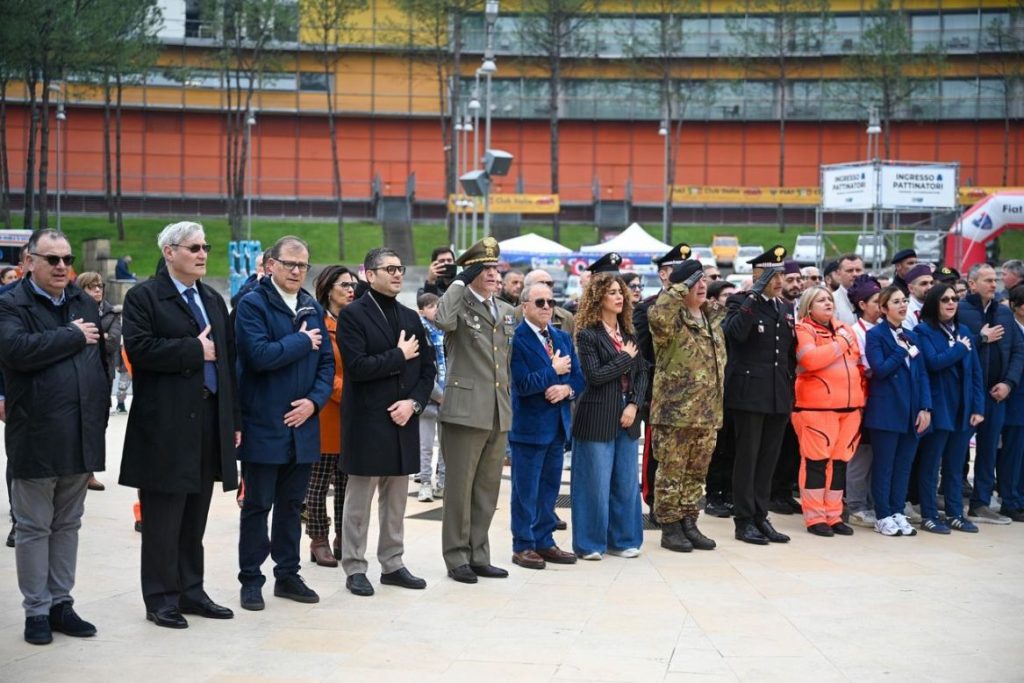 Vulcano Buono, successo per “SI.CU.RA”, il week end con l’Esercito Italiano. Oltre 100mila ingressi e più di 1400 alunni delle scuole hanno partecipato all’iniziativa Vulcano Buono, successo per “SI.CU.RA”, il week end con l’Esercito Italiano. Oltre 100mila ingressi e più di 1400 alunni delle scuole hanno partecipato all’iniziativa