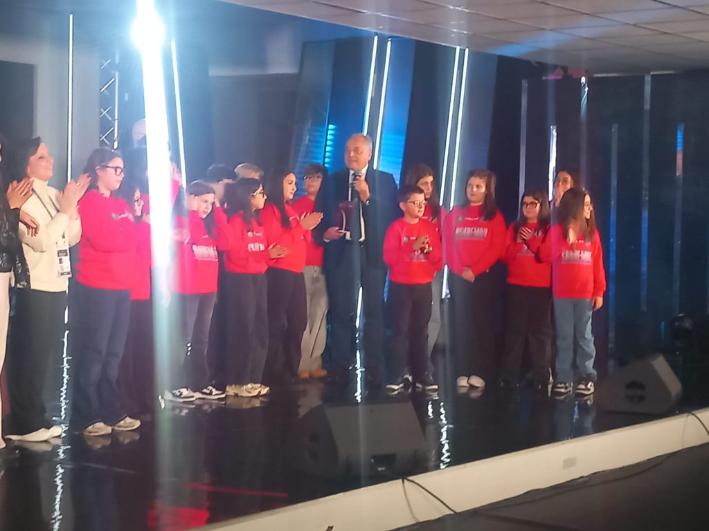 L’IC “Mons. P. Guerriero” di Avella protagonista a Casa Sanremo: la musica come valore educativo L’IC “Mons. P. Guerriero” di Avella protagonista a Casa Sanremo: la musica come valore educativo