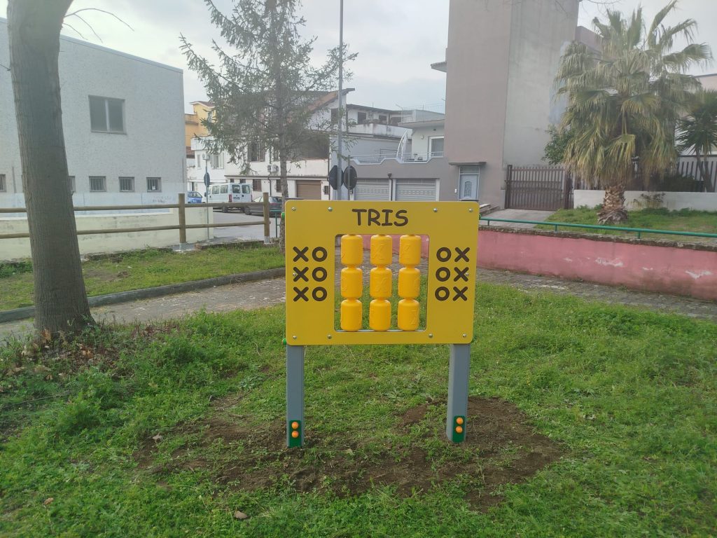 Sperone, nuovi giochi inclusivi nella villetta comunale: uno spazio aperto a tutti i bambin