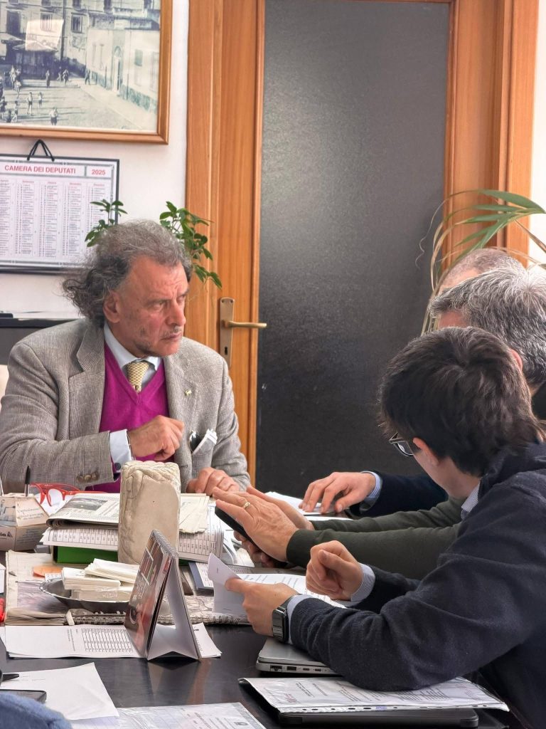 Camposano punta sullo sviluppo sostenibile: infrastrutture, fibra e nuovi investimenti al centro delle riunioni in Comune