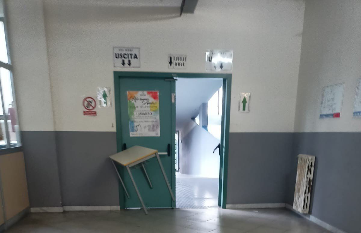 Maxi furto all’Iti “Enrico Medi” di San Giorgio a Cremano: spariti centinaia di computer e tablet