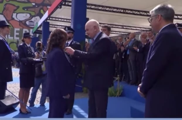 Napoli, medaglia al valore alla memoria di Michele Gaglione: il ricordo e la dignità della famiglia avellana in Piazza del Plebiscito