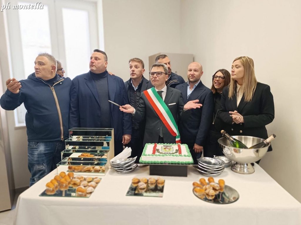 Baiano inaugura la nuova Casa Comunale: istituzioni e cittadini uniti per un nuovo inizio.(foto) Baiano inaugura la nuova Casa Comunale: istituzioni e cittadini uniti per un nuovo inizio.(foto)