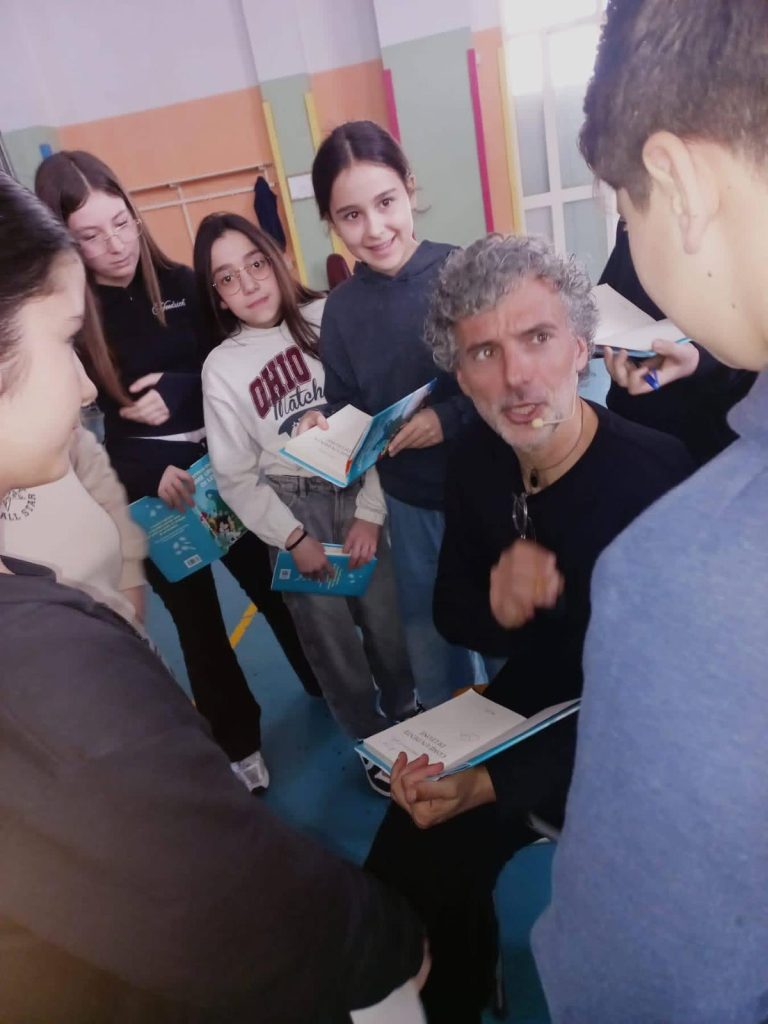 Mugnano del Cardinale, incontro speciale all’I.C. “Alessandro Manzoni” con lo scrittore Attilio Facchini Mugnano del Cardinale, incontro speciale all’I.C. “Alessandro Manzoni” con lo scrittore Attilio Facchini