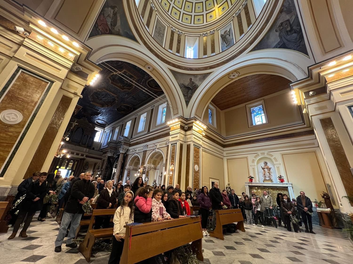 Mugnano del Cardinale, grande partecipazione alla benedizione delle palme: don Giuseppe Autorino guida la comunità